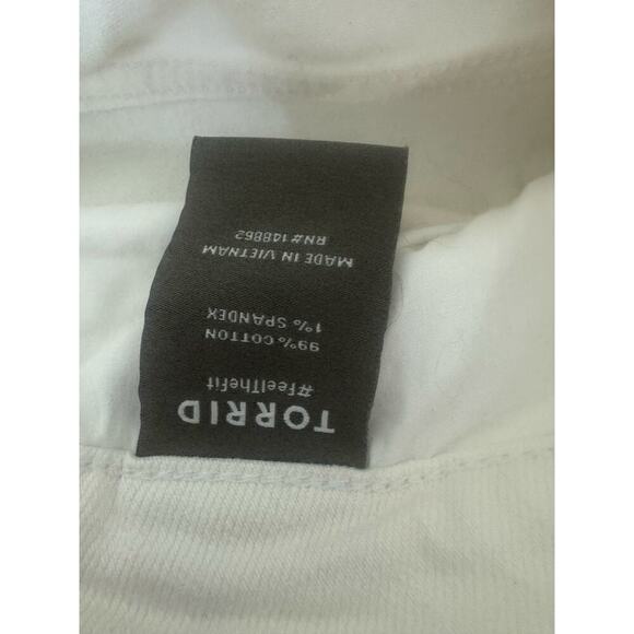 Torrid White Classic Denim Jeans, Distressed, Button Closure 22R 27” Inseam - Picture 10 of 11